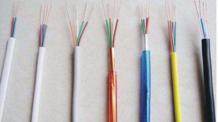 Multi-conductor low-voltage signal cables with colour-coded wires